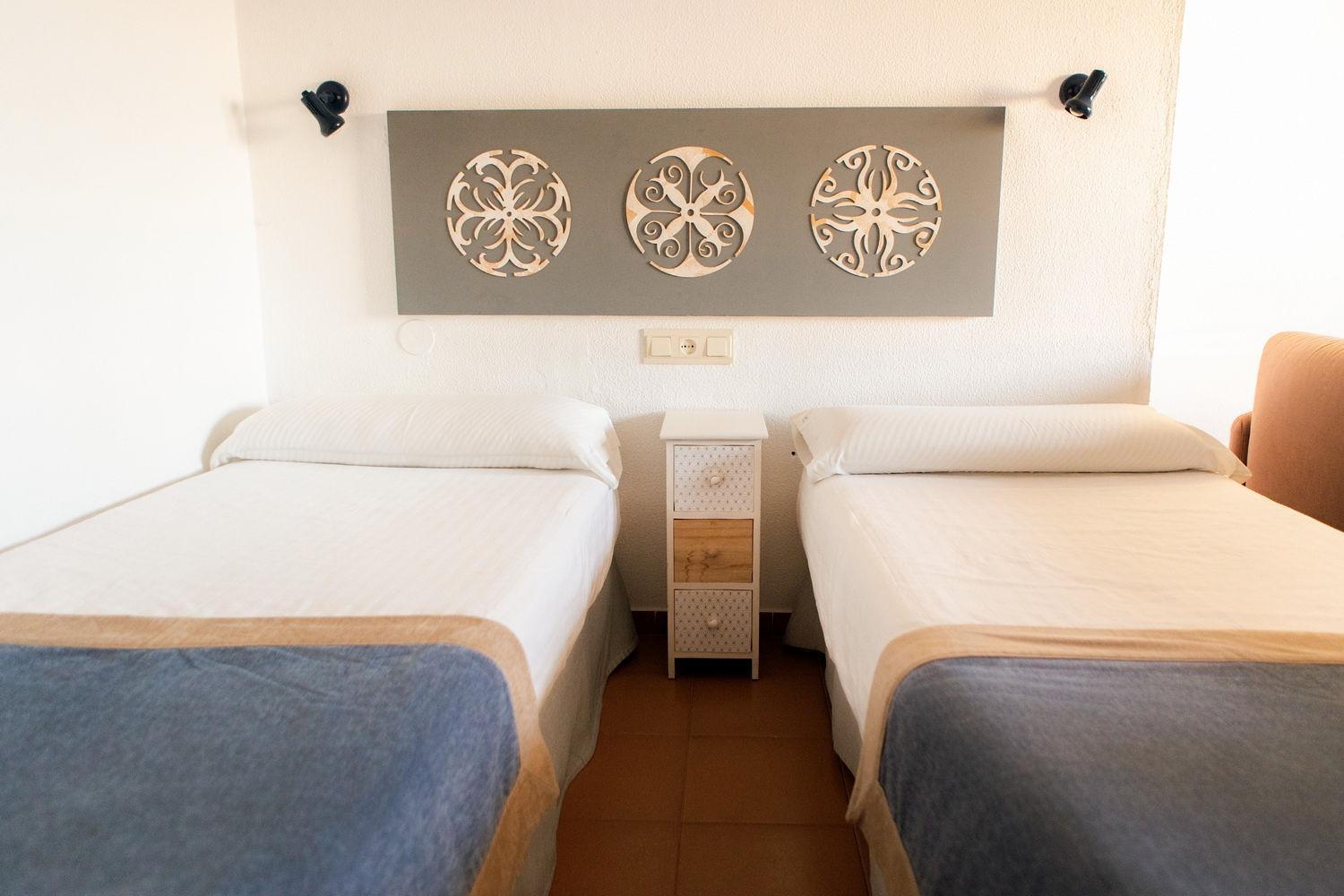 Hotel Playa Conil - Beachfront Studios & Suites كونيل ذي لا فرونتيرا المظهر الخارجي الصورة