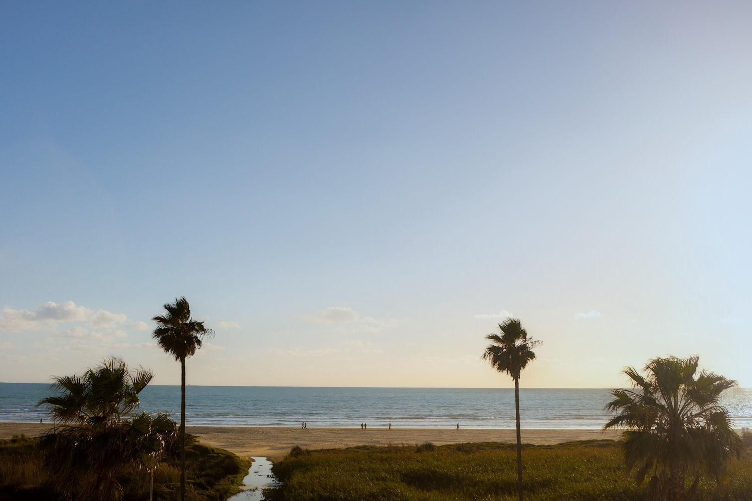 Hotel Playa Conil - Beachfront Studios & Suites كونيل ذي لا فرونتيرا المظهر الخارجي الصورة
